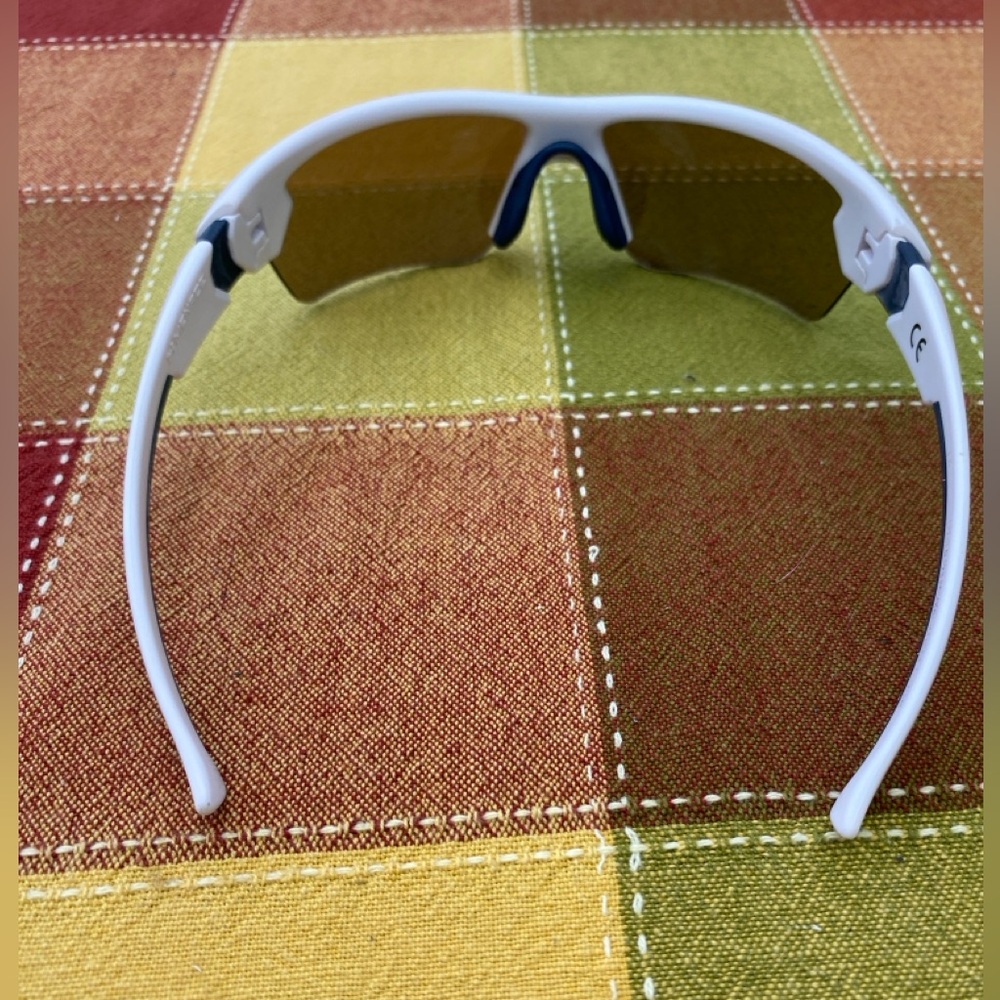 Under Armour Youth Patriotic White Menace Sunglasses - Picture 11 of 15
